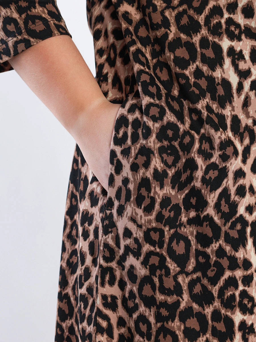 Платье прямого кроя с леопардовым принтом